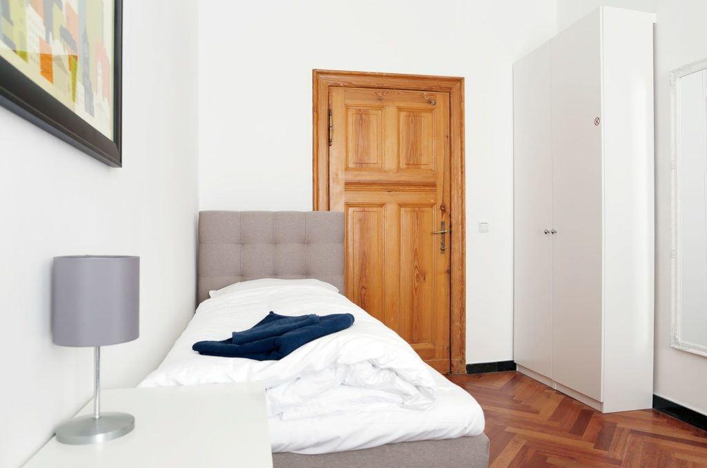 Apartment Katz By Rockchair L Superhost Status L 3 Bedrooms Boxspringbeds 2 Bathrooms In Center - Cozy Family & Business Flair Welcomes You! Berlin